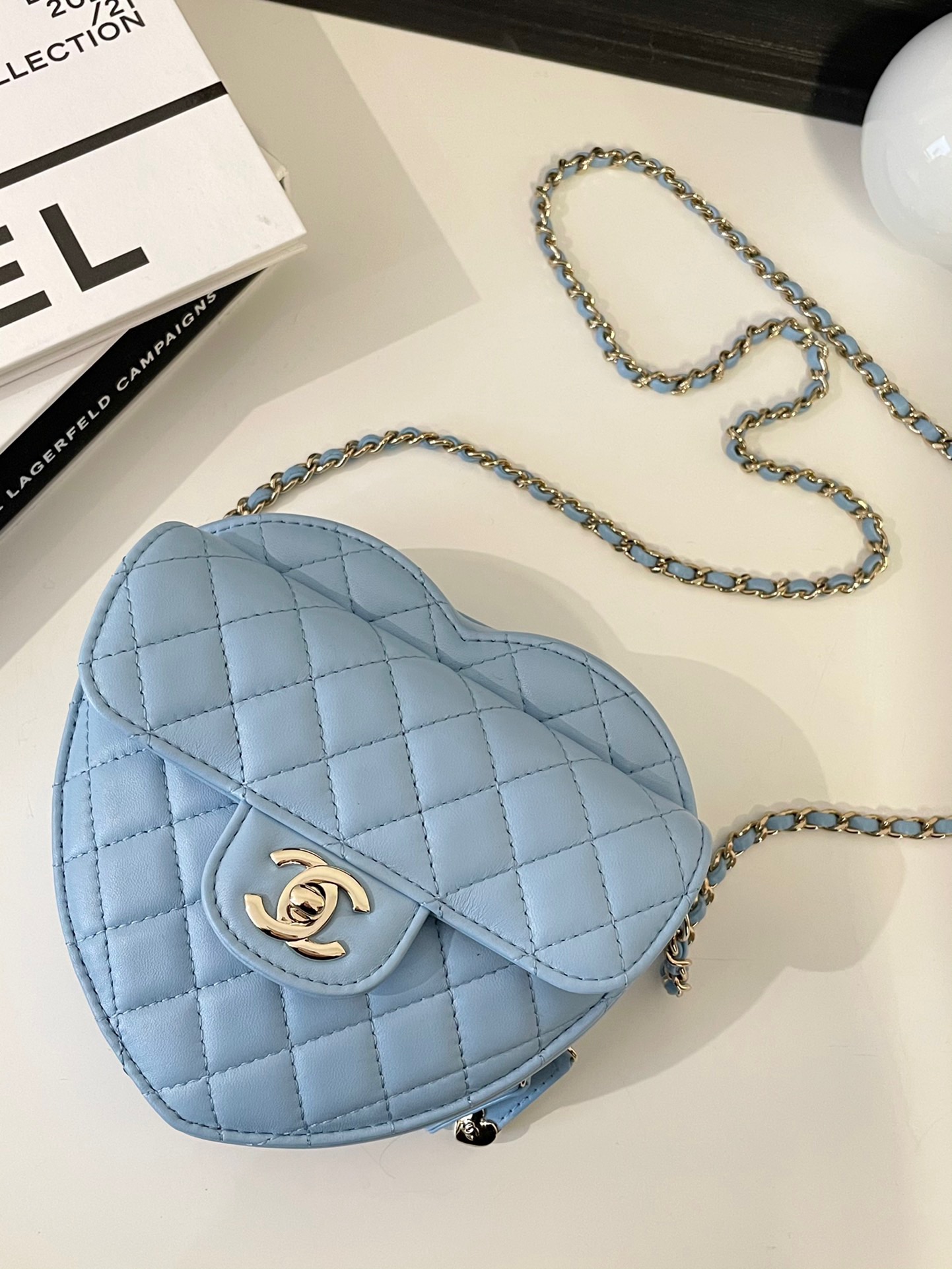 샤넬 CHANEL AS3191 22SS 하트백 램스킨 & 골드 코랄 16.5CM