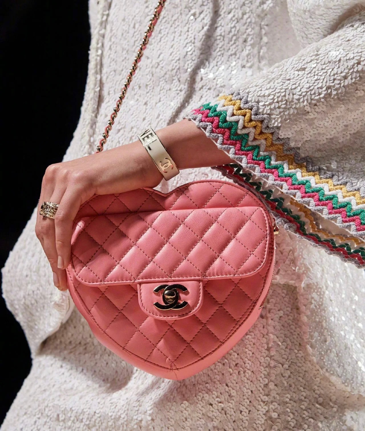 샤넬 CHANEL AS3191 22SS 하트백 램스킨 & 골드 코랄 16.5CM