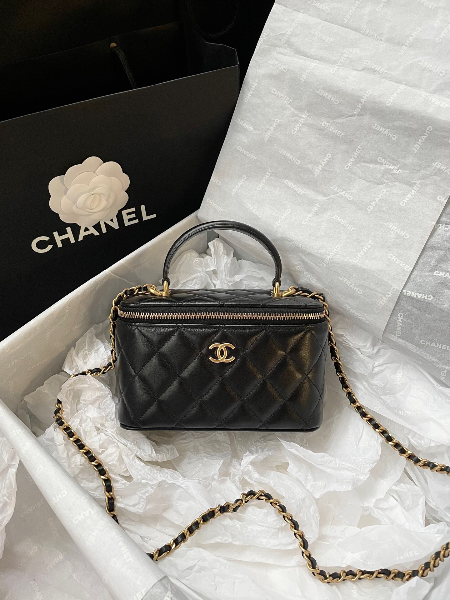 샤넬 CHANEL AP2199 체인 코스메틱 케이스 램스킨 & 골드 메탈 블랙 16.5CM