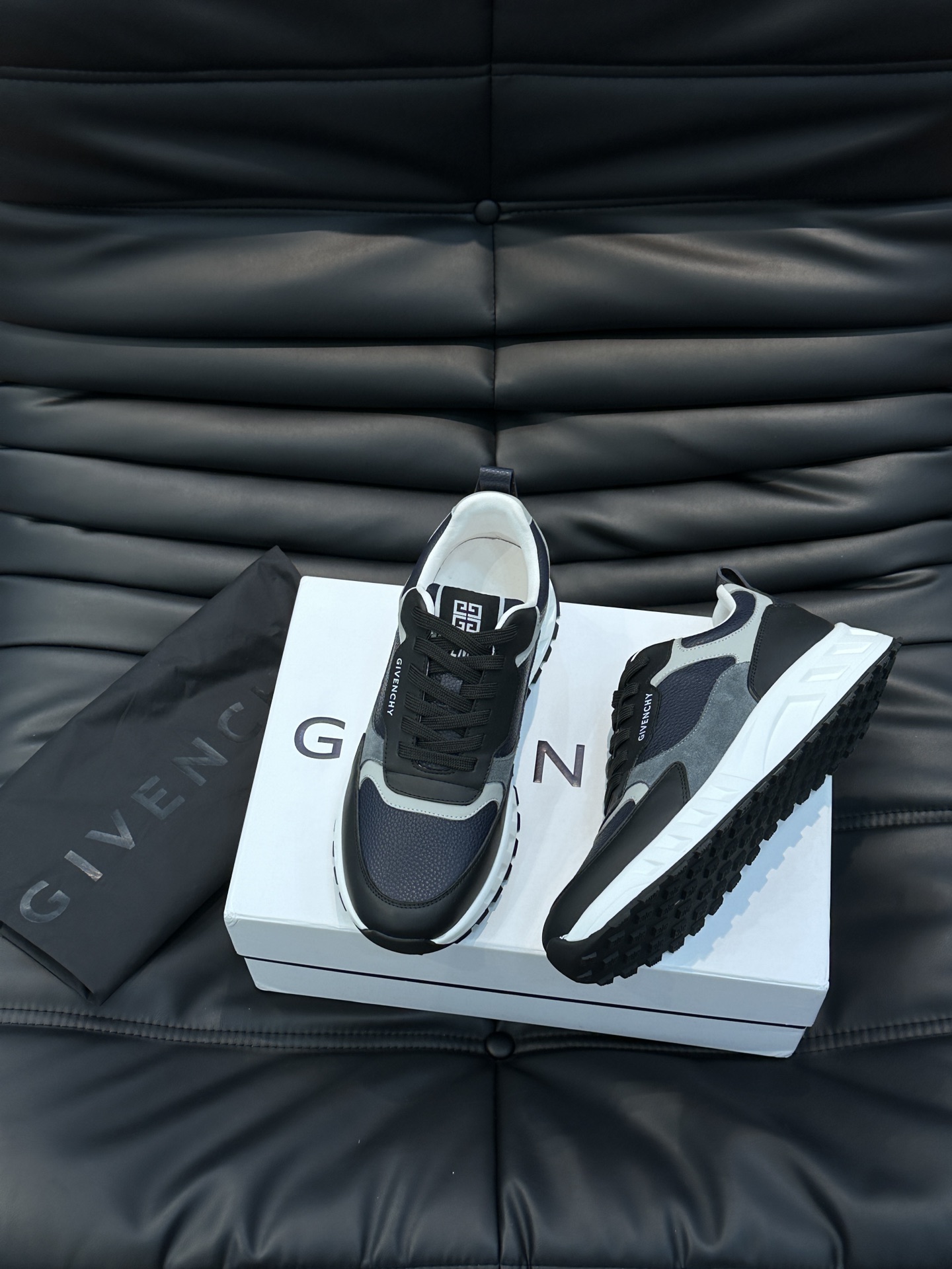 지방시 Givenchy 스니커즈