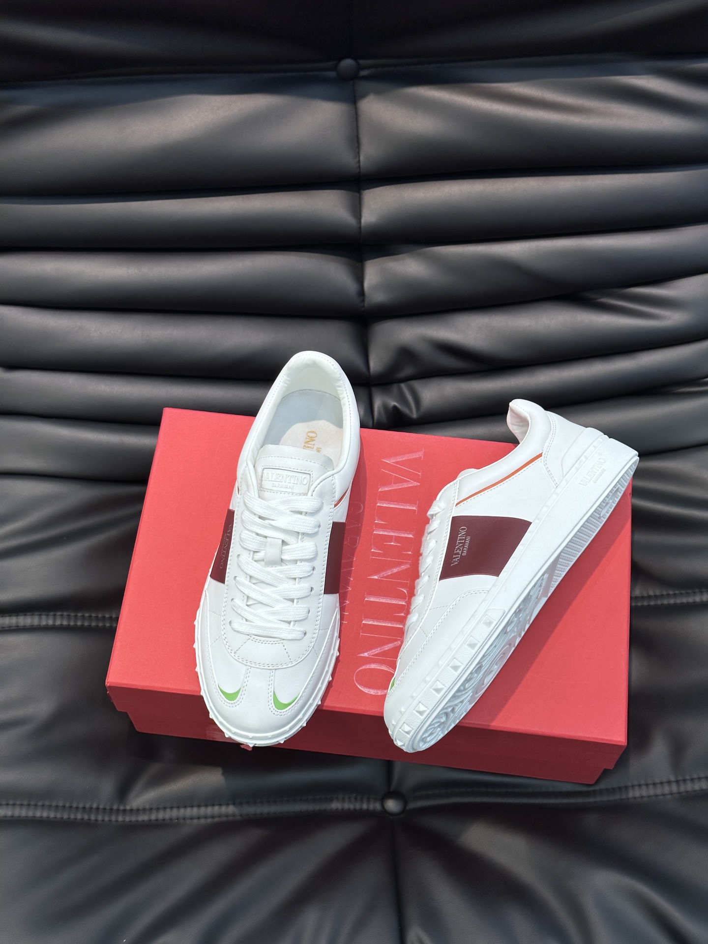 발렌티노 Valentino 스니커즈