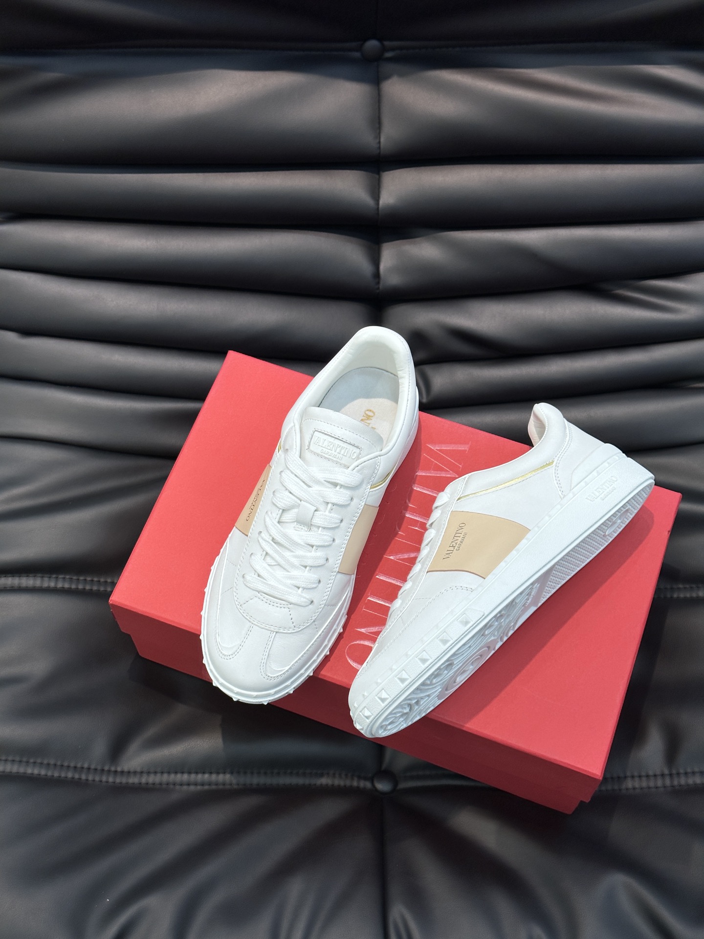 발렌티노 Valentino 스니커즈