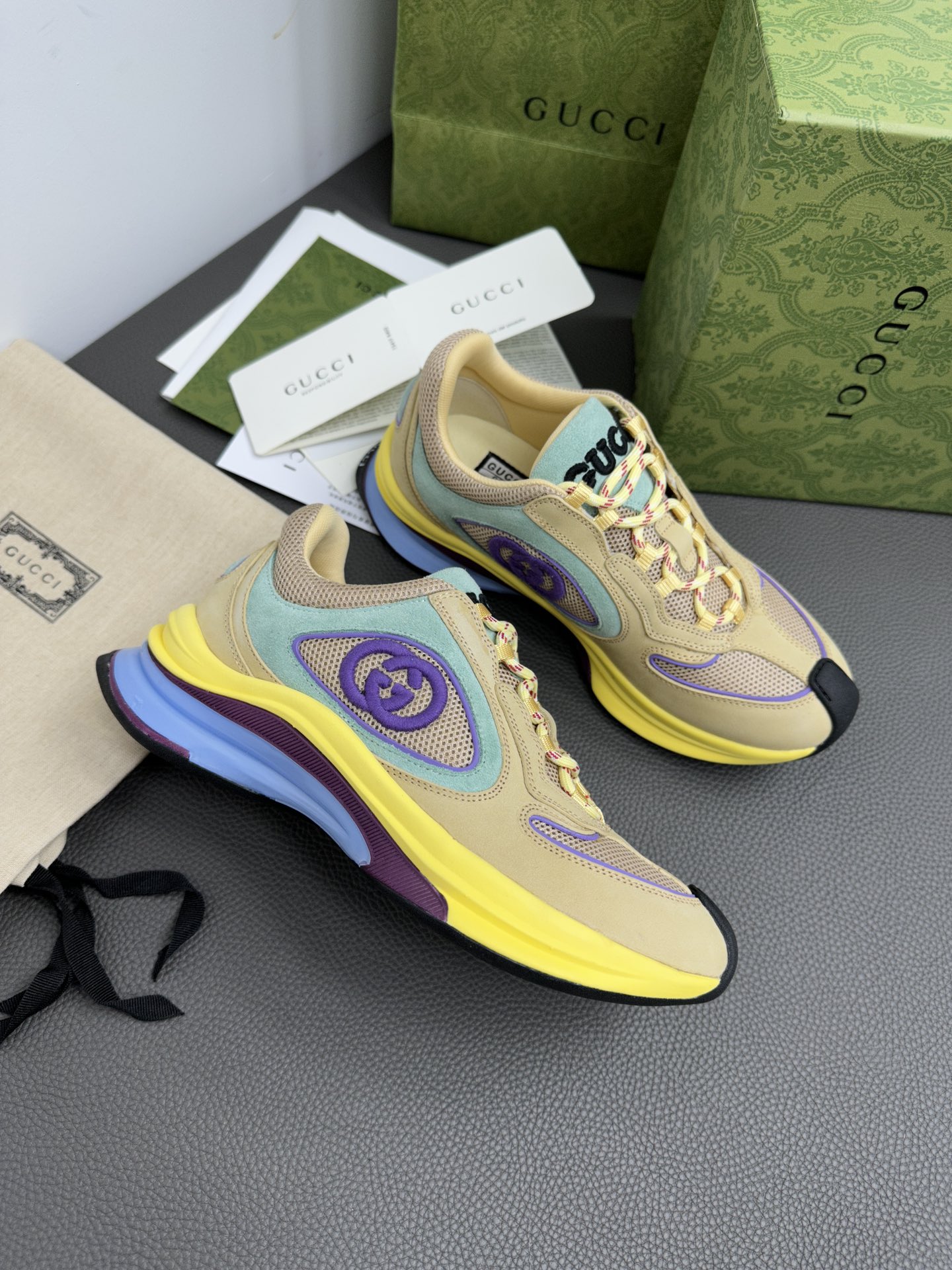 구찌 Gucci 스니커즈