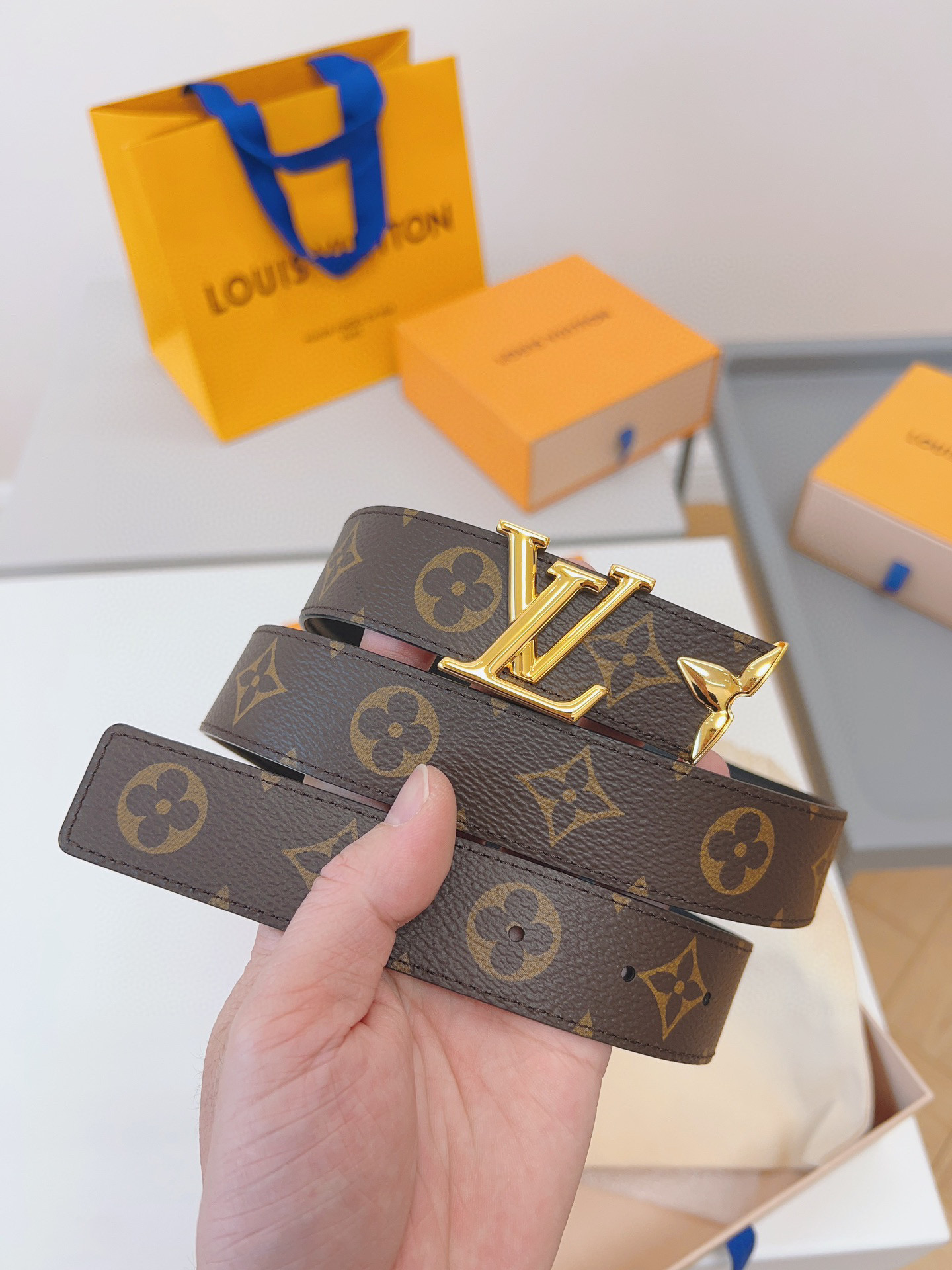 루이비통 Louis Vuitton 벨트 30mm