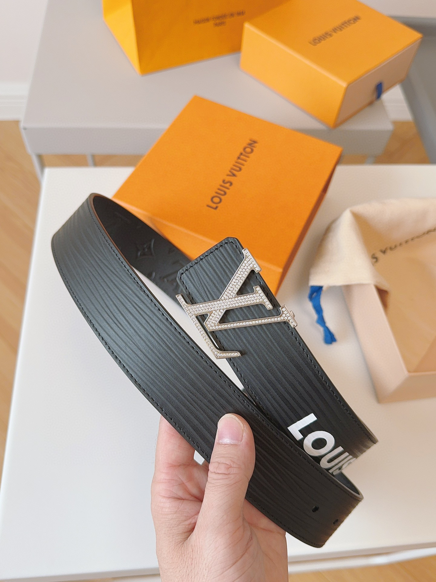 루이비통 Louis Vuitton 벨트 40mm