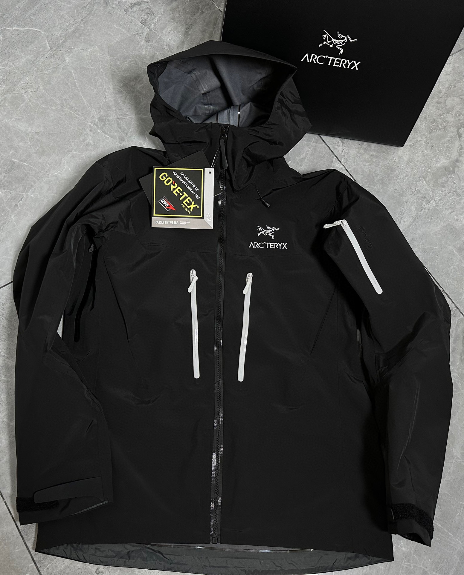 아크테릭스 ARC'TERYX Alpha sv 재킷