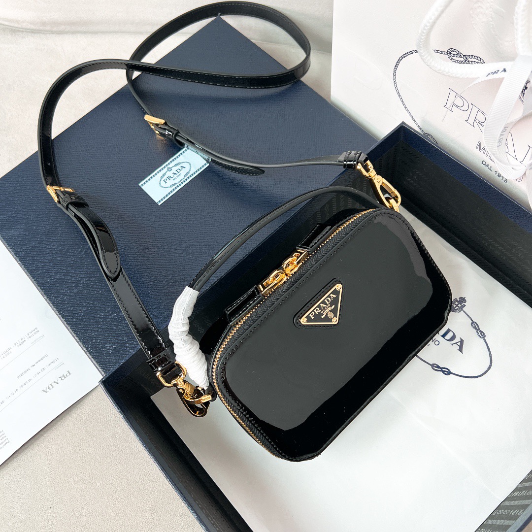 프라다 Prada 1BH206 Odette 숄더백 17.5CM