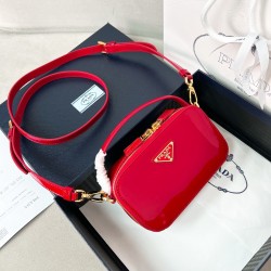 프라다 Prada 1BH206 Odette 숄더백 17.5CM