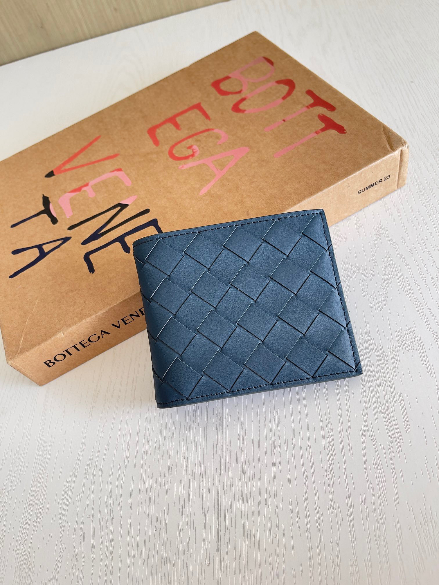 보테가 베네타 Bottega Veneta Bi-Fold Wallet 반지갑 605721