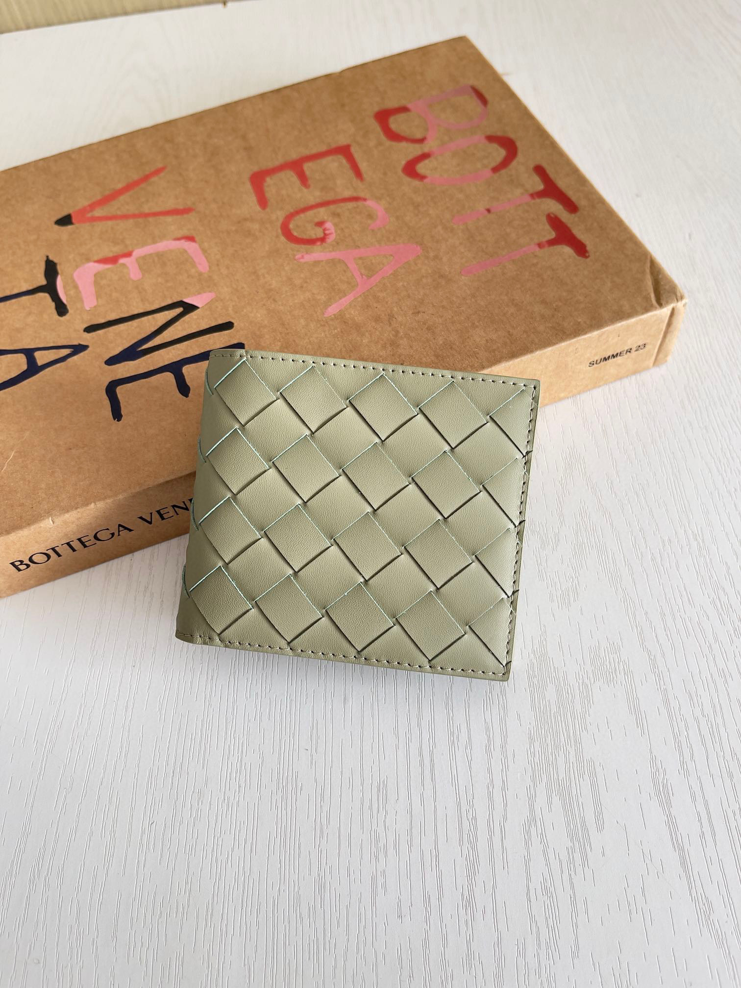 보테가 베네타 Bottega Veneta Bi-Fold Wallet 반지갑 605721
