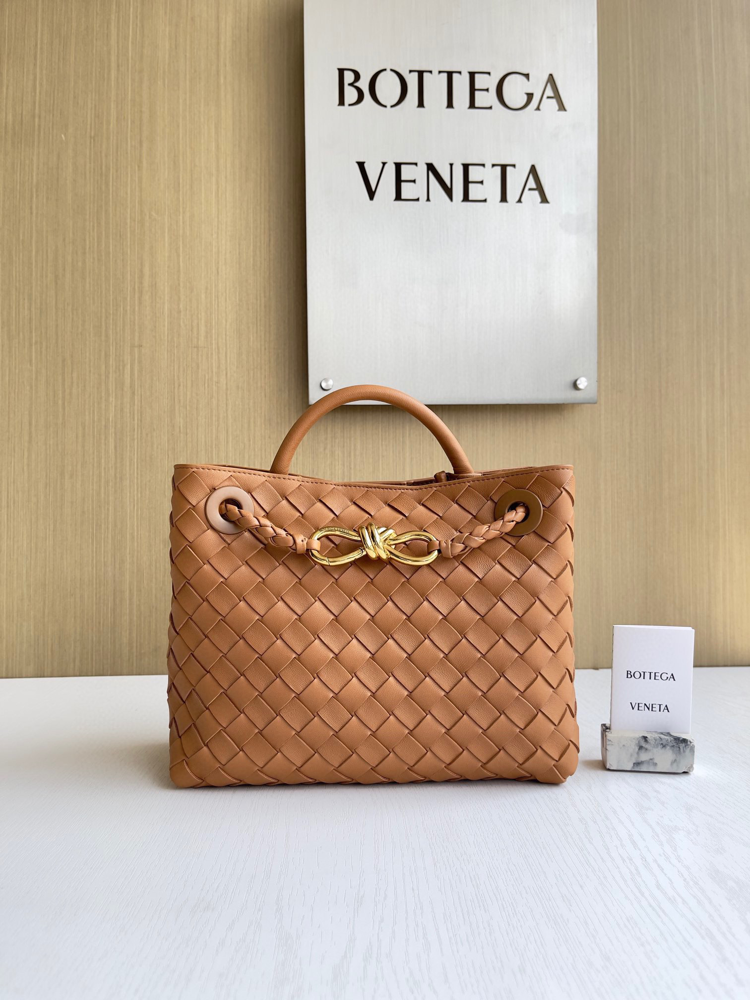 보테가베네타 Bottega Veneta 스몰 안디아모 Andiamo 743568