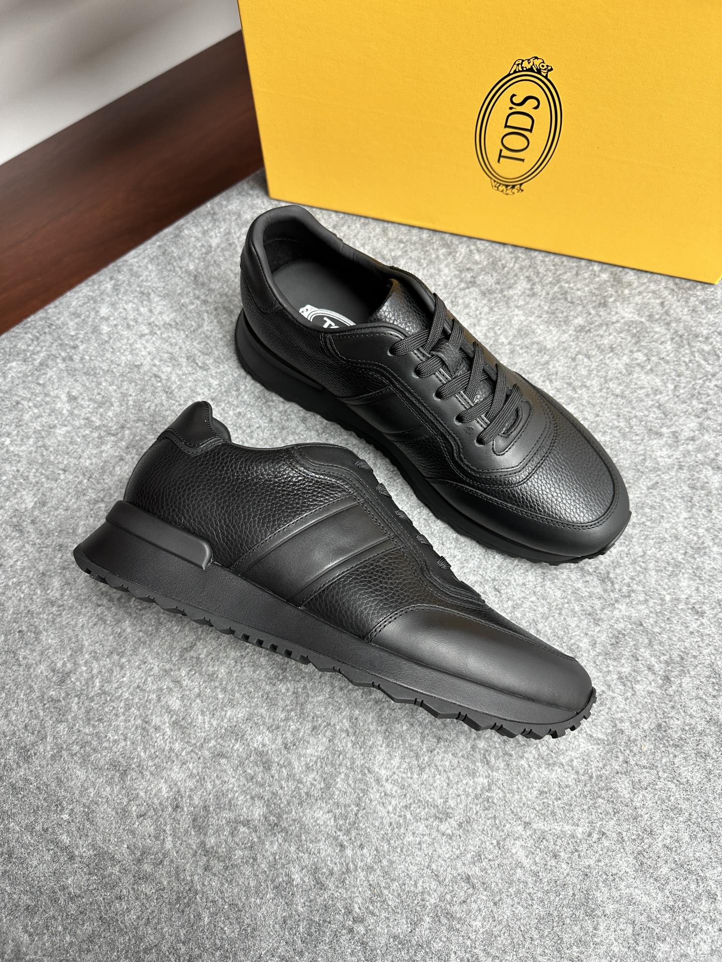 토즈 TOD'S 스니커즈