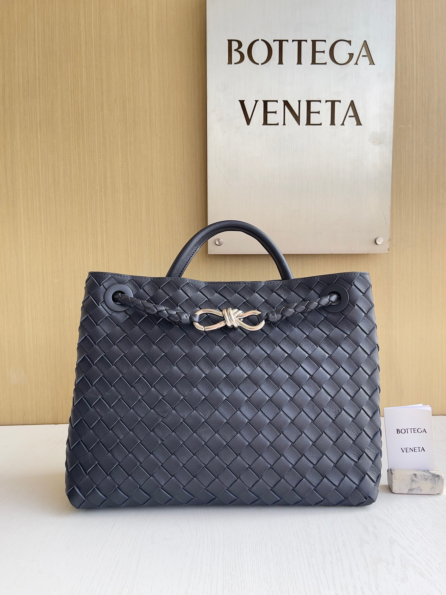 보테가베네타 Bottega Veneta 스몰 안디아모 Andiamo 743572