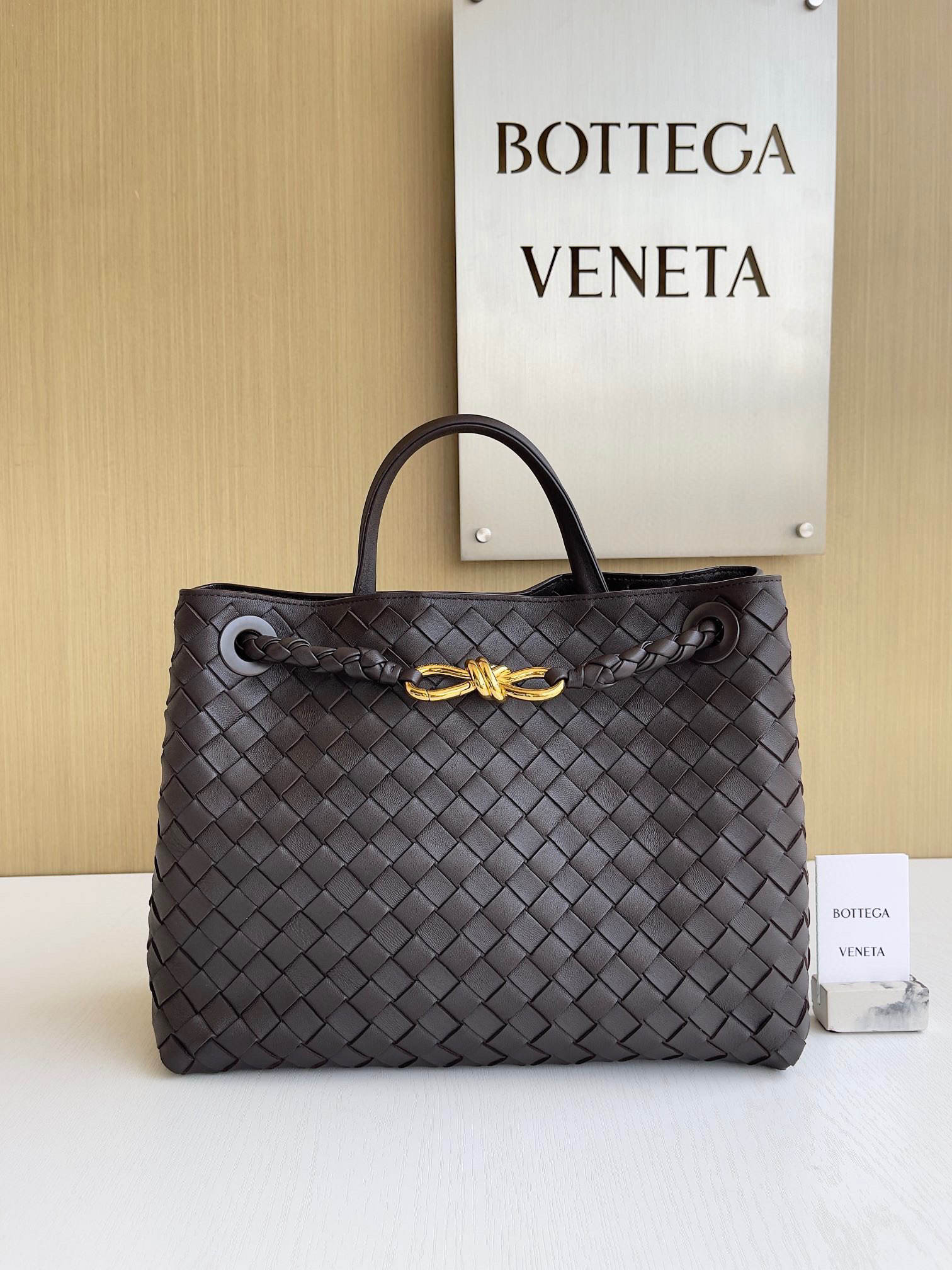 보테가베네타 Bottega Veneta 스몰 안디아모 Andiamo 743572