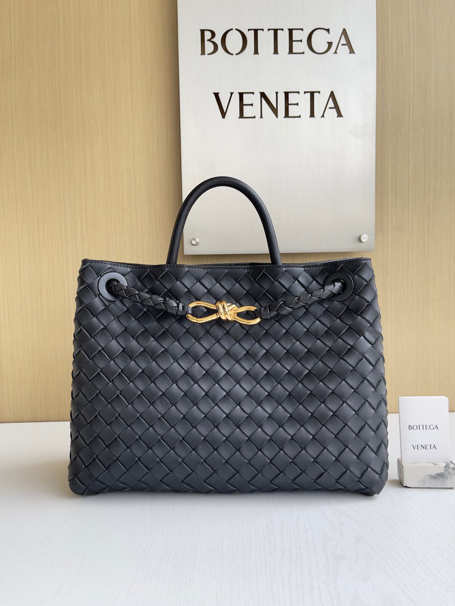 보테가베네타 Bottega Veneta 스몰 안디아모 Andiamo 743572