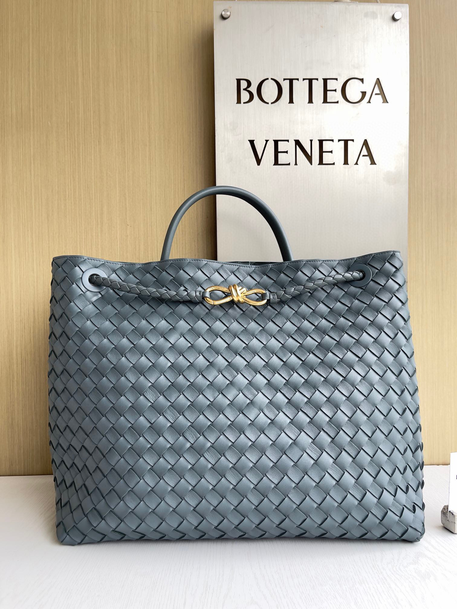 보테가베네타 Bottega Veneta Andiamo 743575