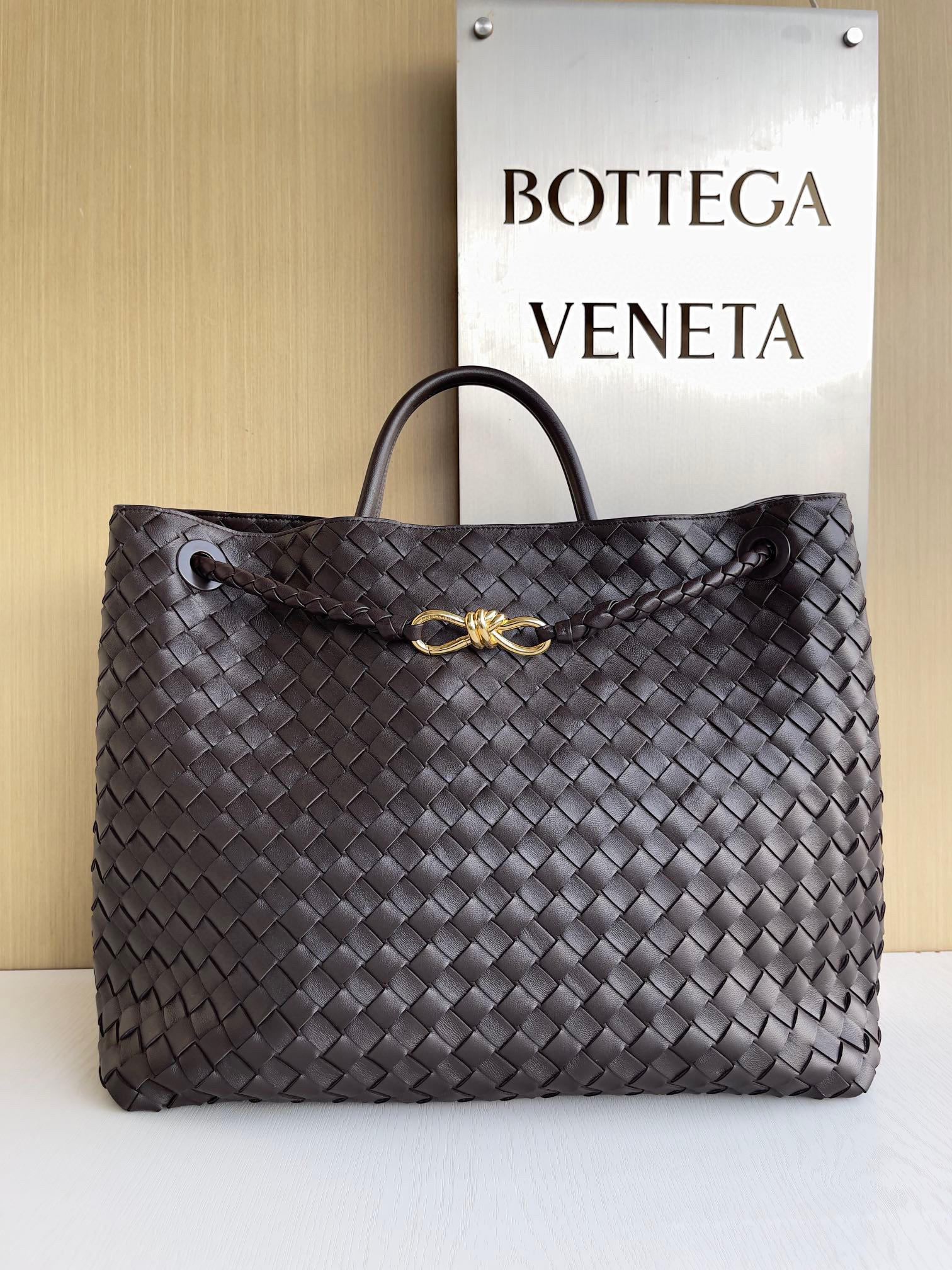 보테가베네타 Bottega Veneta Andiamo 743575