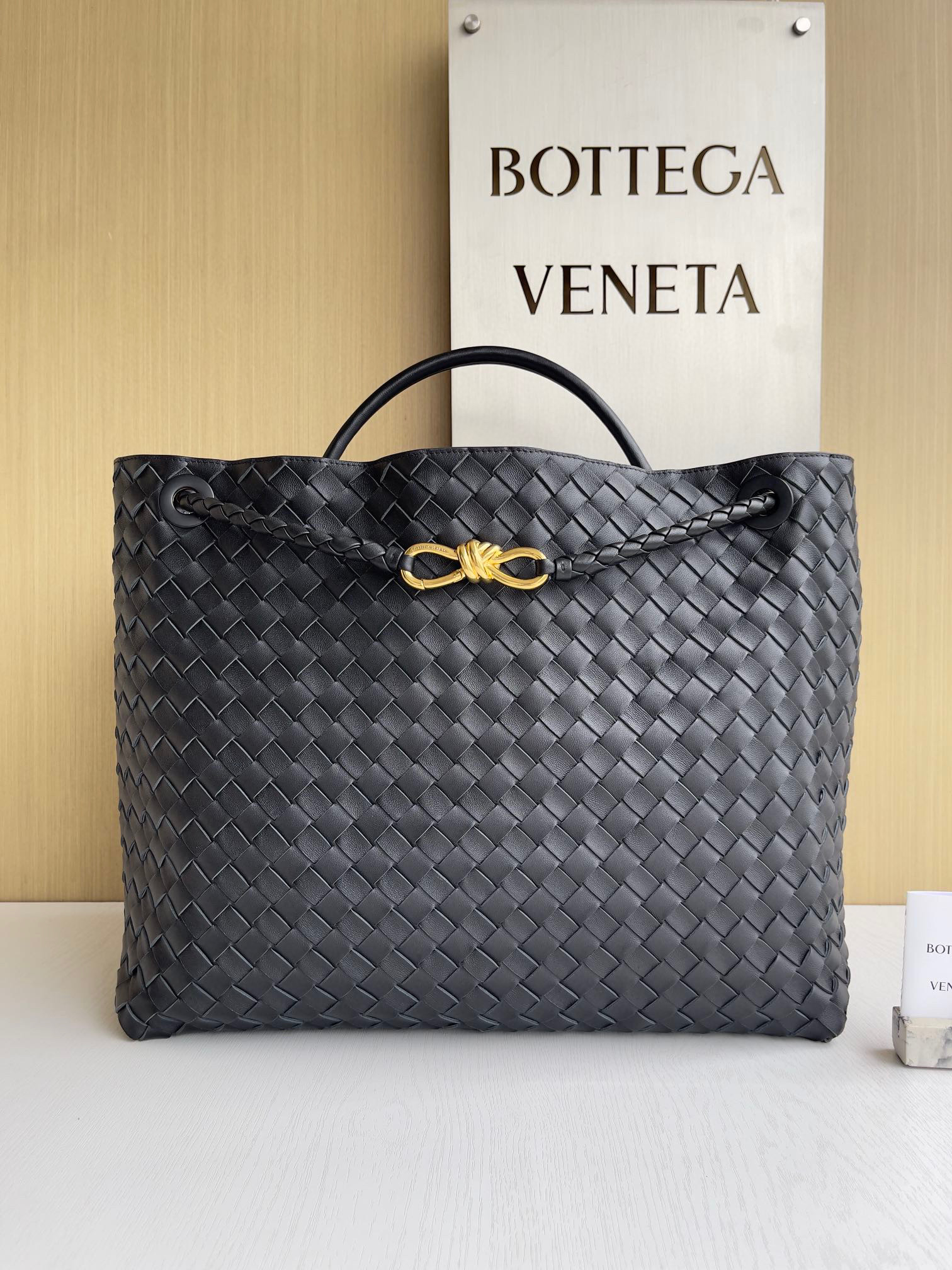 보테가베네타 Bottega Veneta Andiamo 743575