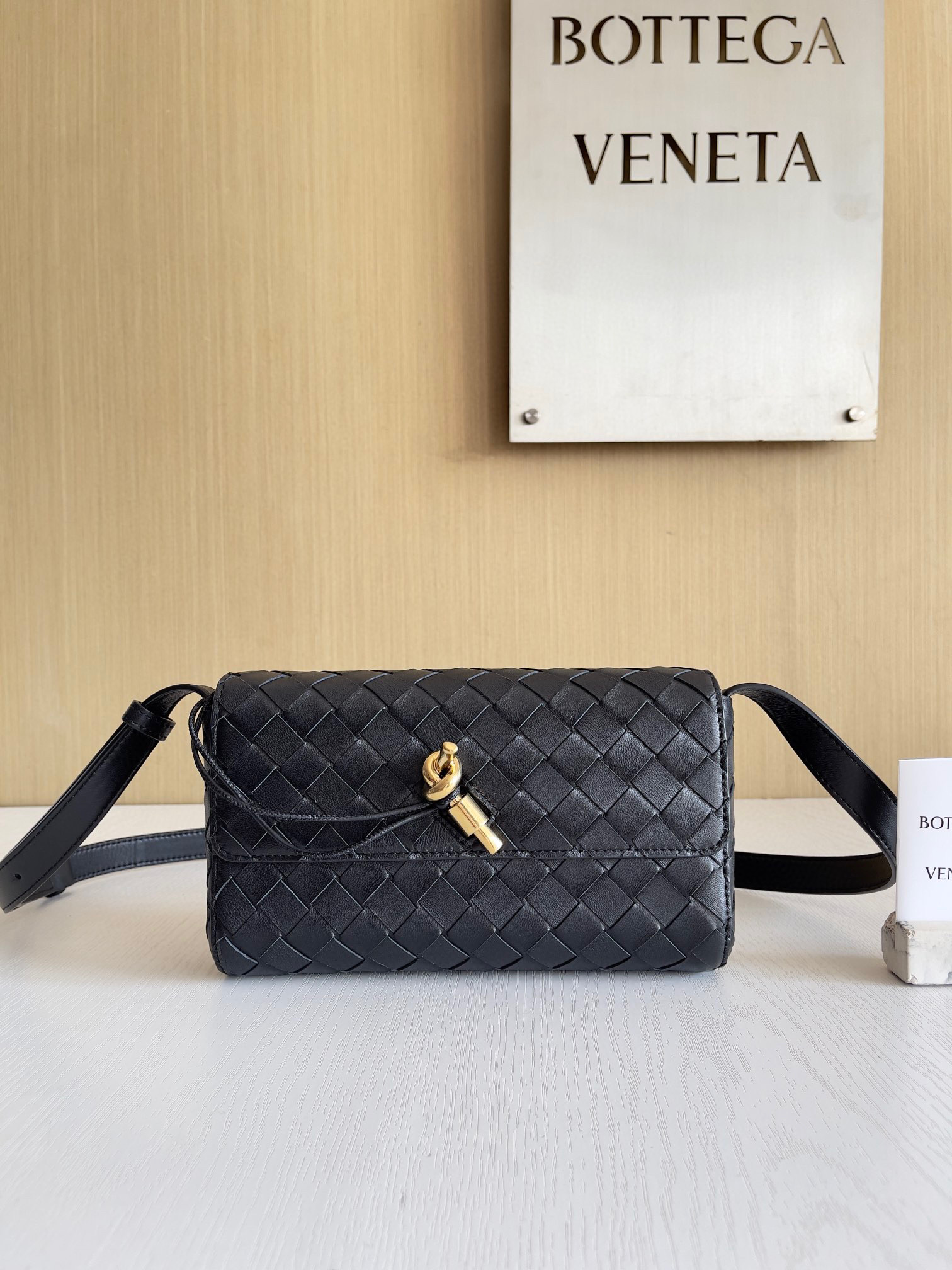 보테가베네타 Bottega Veneta Andiamo 755545