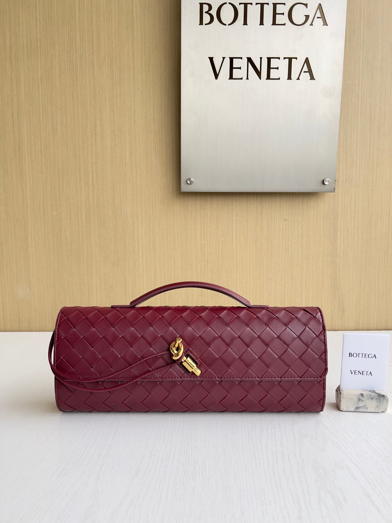 보테가베네타 Bottega Veneta 롱 핸들 클러치 Clutch Andiamo 741511