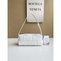 보테가베네타 Bottega Veneta 스몰 브릭 카세트 Brick Cassette 729166