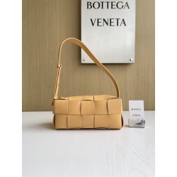 보테가베네타 Bottega Veneta 스몰 브릭 카세트 Brick Cassette 729166