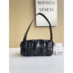 보테가베네타 Bottega Veneta 스몰 브릭 카세트 Brick Cassette 736233