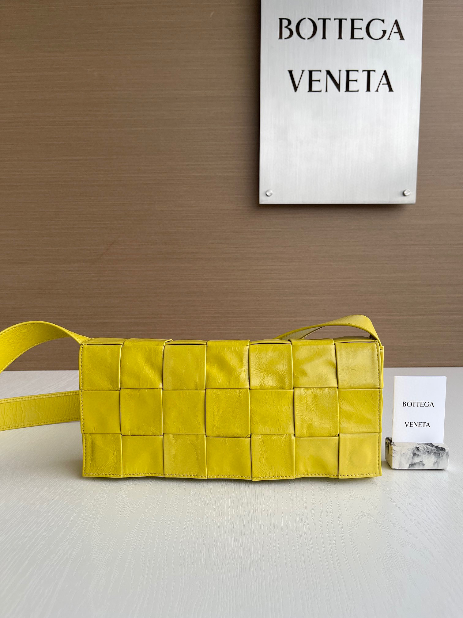 보테가베네타 Bottega Veneta Cassette 카세트백 70136