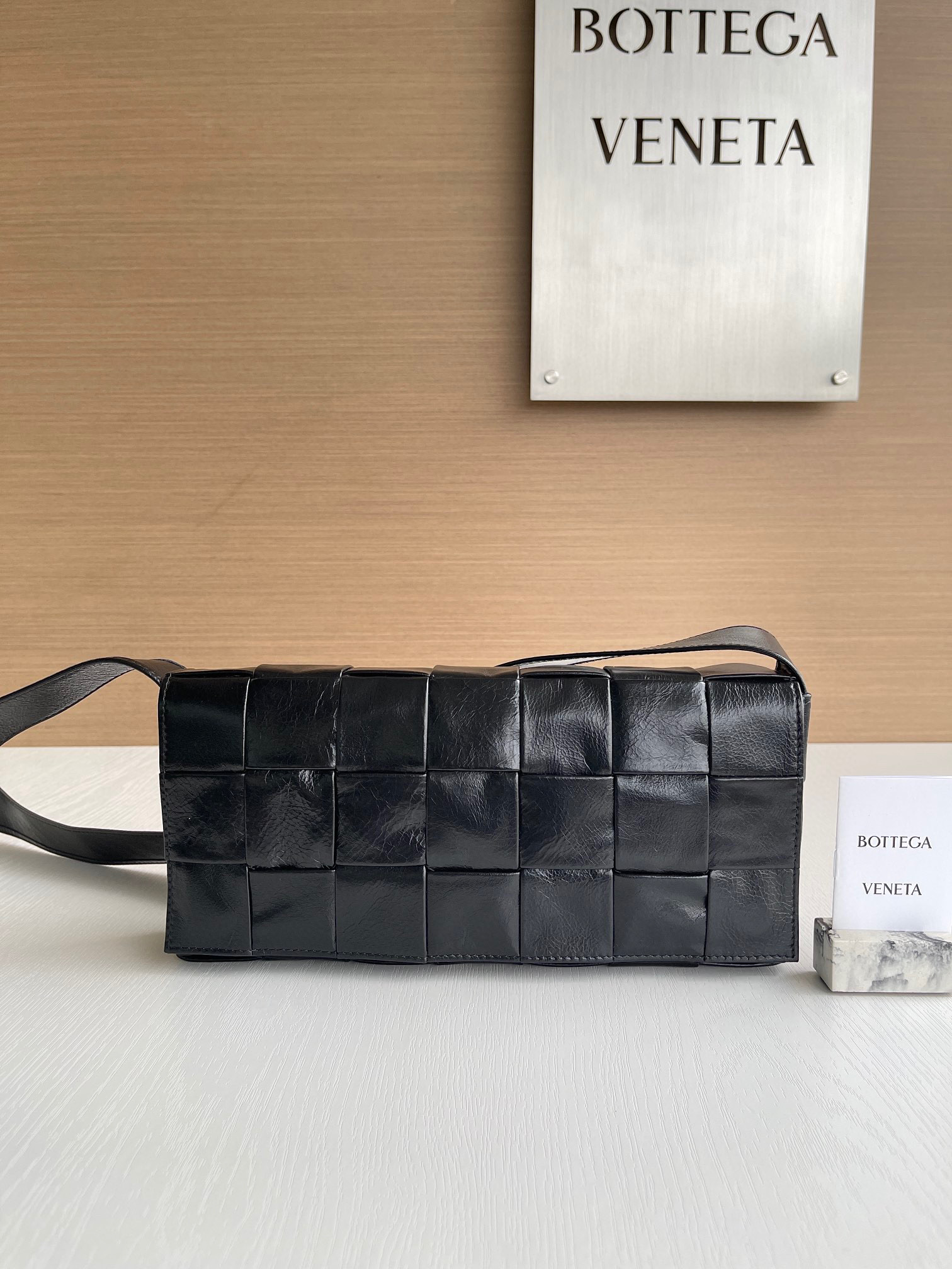 보테가베네타 Bottega Veneta Cassette 카세트백 70136