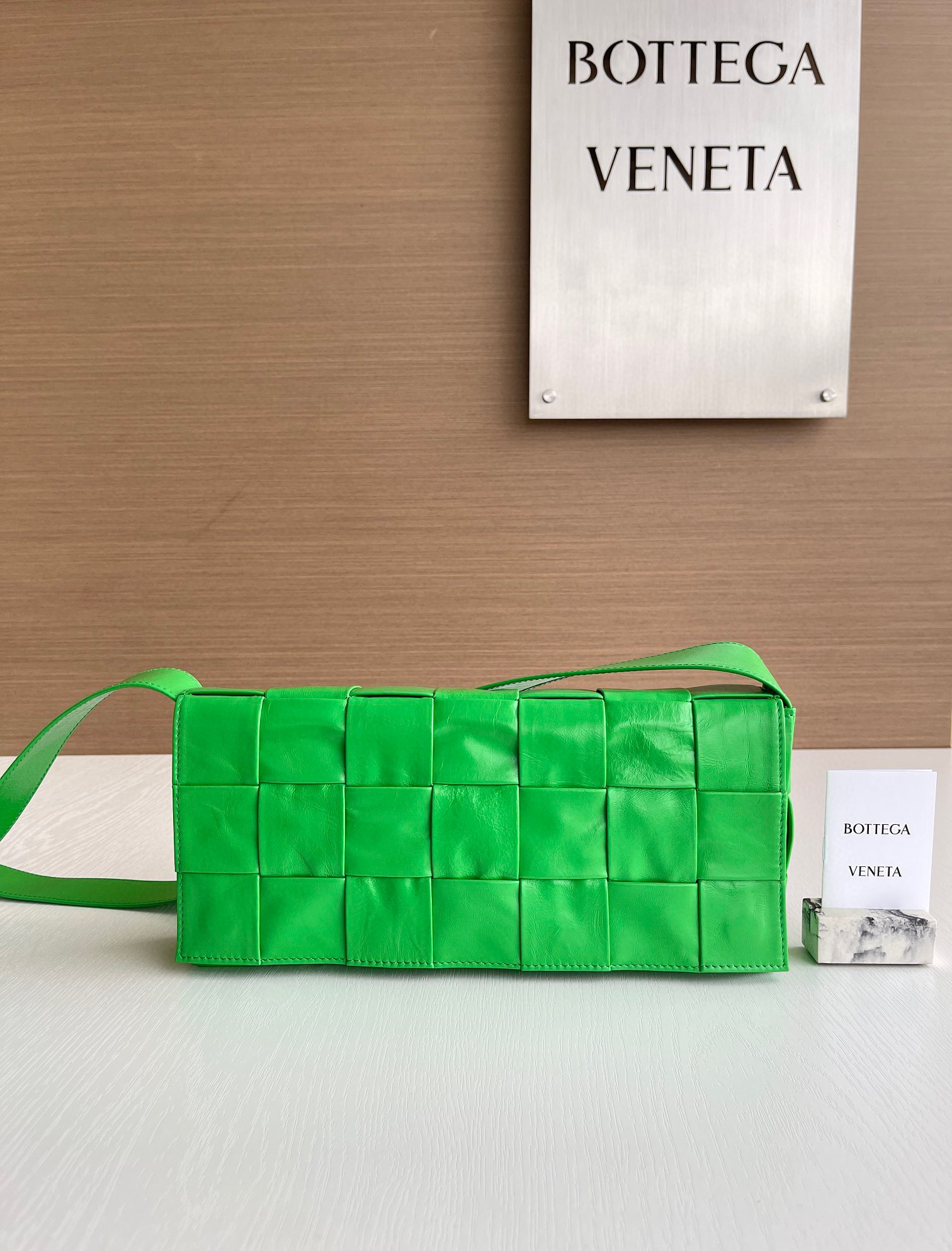 보테가베네타 Bottega Veneta Cassette 카세트백 70136