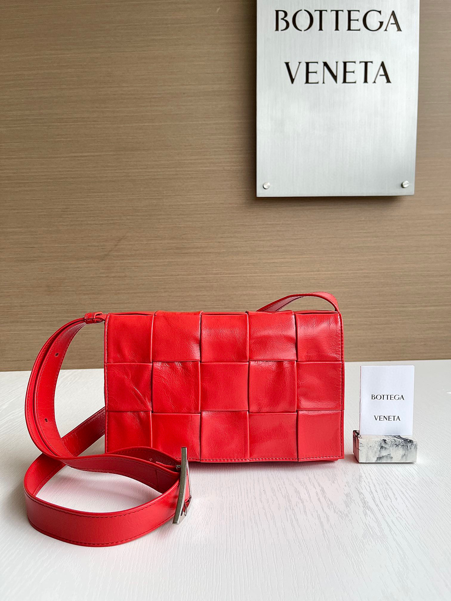 보테가베네타 Bottega Veneta Cassette 카세트 667298