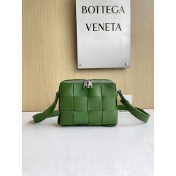 보테가베네타 Bottega Veneta 카세트 카메라 백 Cassette Camera Bag 730027