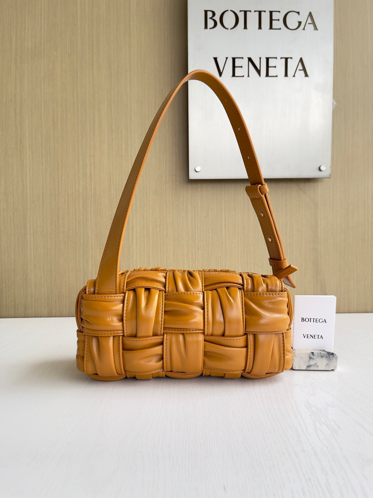보테가베네타 Bottega Veneta 스몰 브릭 카세트 Brick Cassette 736233
