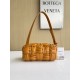 보테가베네타 Bottega Veneta 스몰 브릭 카세트 Brick Cassette 736233