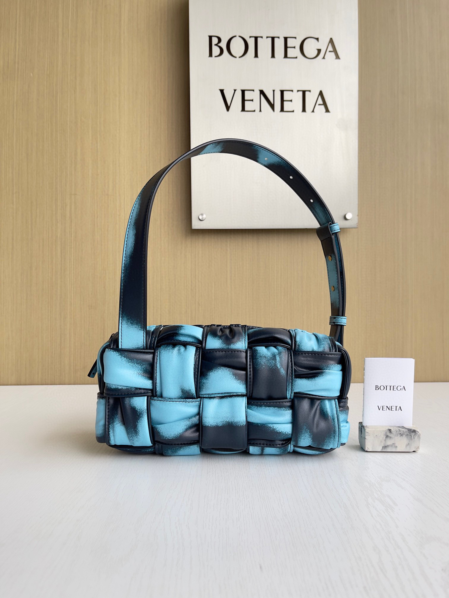 보테가베네타 Bottega Veneta 스몰 브릭 카세트 Brick Cassette 736233