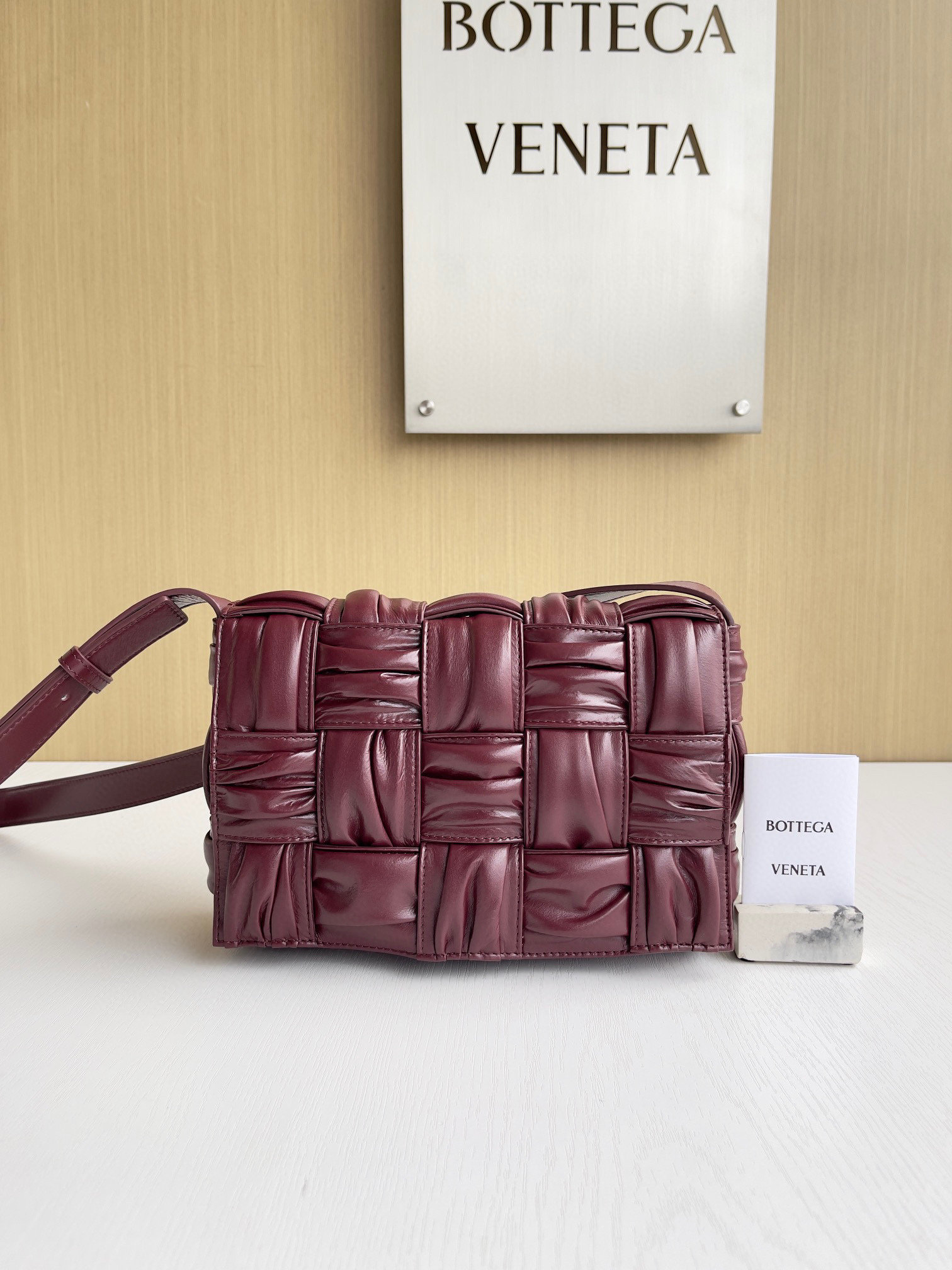 보테가베네타 Bottega Veneta 카세트 Cassette 717089