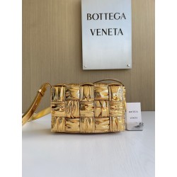 보테가베네타 Bottega Veneta 카세트 Cassette 717089