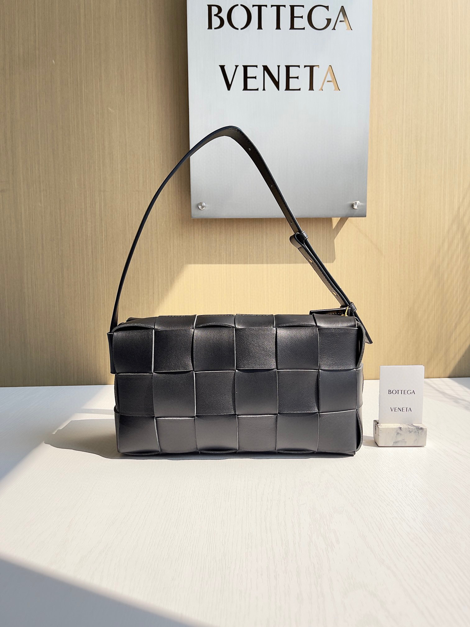 보테가베네타 Bottega Veneta 브릭 카세트 Brick Cassette 709360