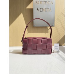 보테가베네타 Bottega Veneta 브릭 카세트 Brick Cassette 709360