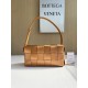 보테가베네타 Bottega Veneta 브릭 카세트 Brick Cassette 709360