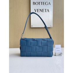 보테가베네타 Bottega Veneta 브릭 카세트 Brick Cassette 709360