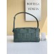 보테가베네타 Bottega Veneta 브릭 카세트 Brick Cassette 709360