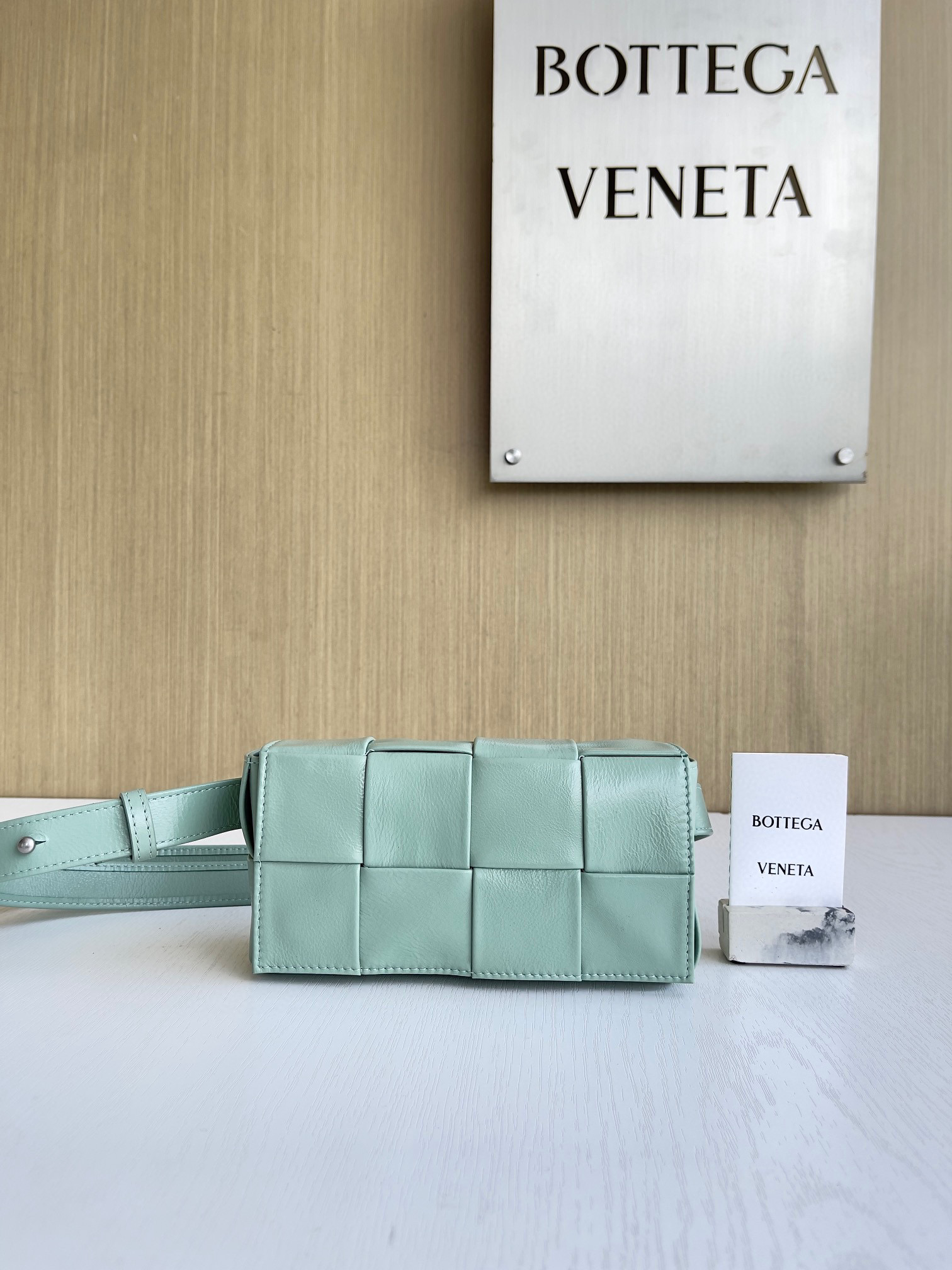 보테가베네타 Bottega Veneta 카세트 벨트 백 Cassette 651053