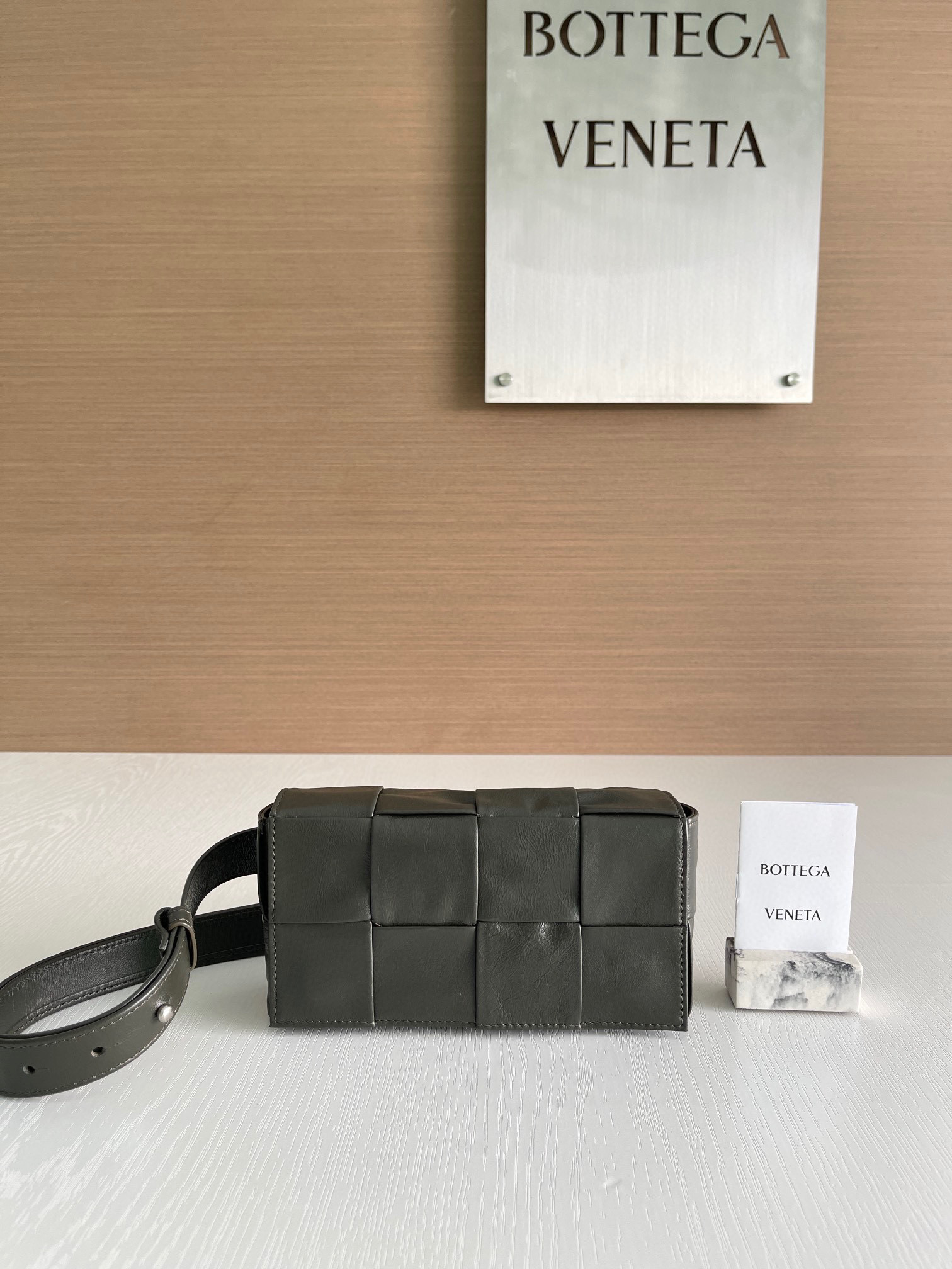 보테가베네타 Bottega Veneta 카세트 벨트 백 Cassette 651053