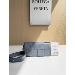 보테가베네타 Bottega Veneta 카세트 벨트 백 Cassette 651053