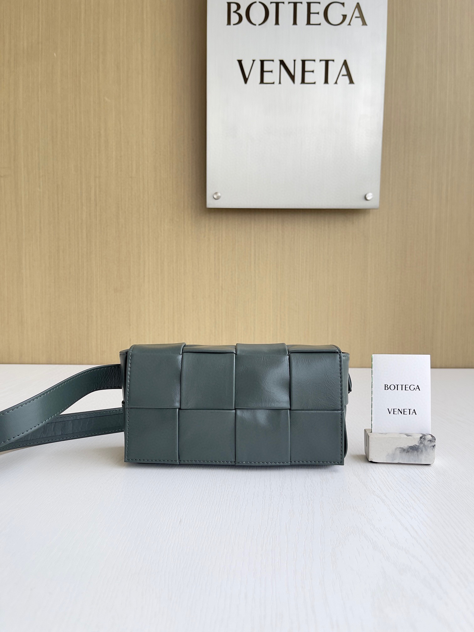 보테가베네타 Bottega Veneta 카세트 벨트 백 Cassette 651053