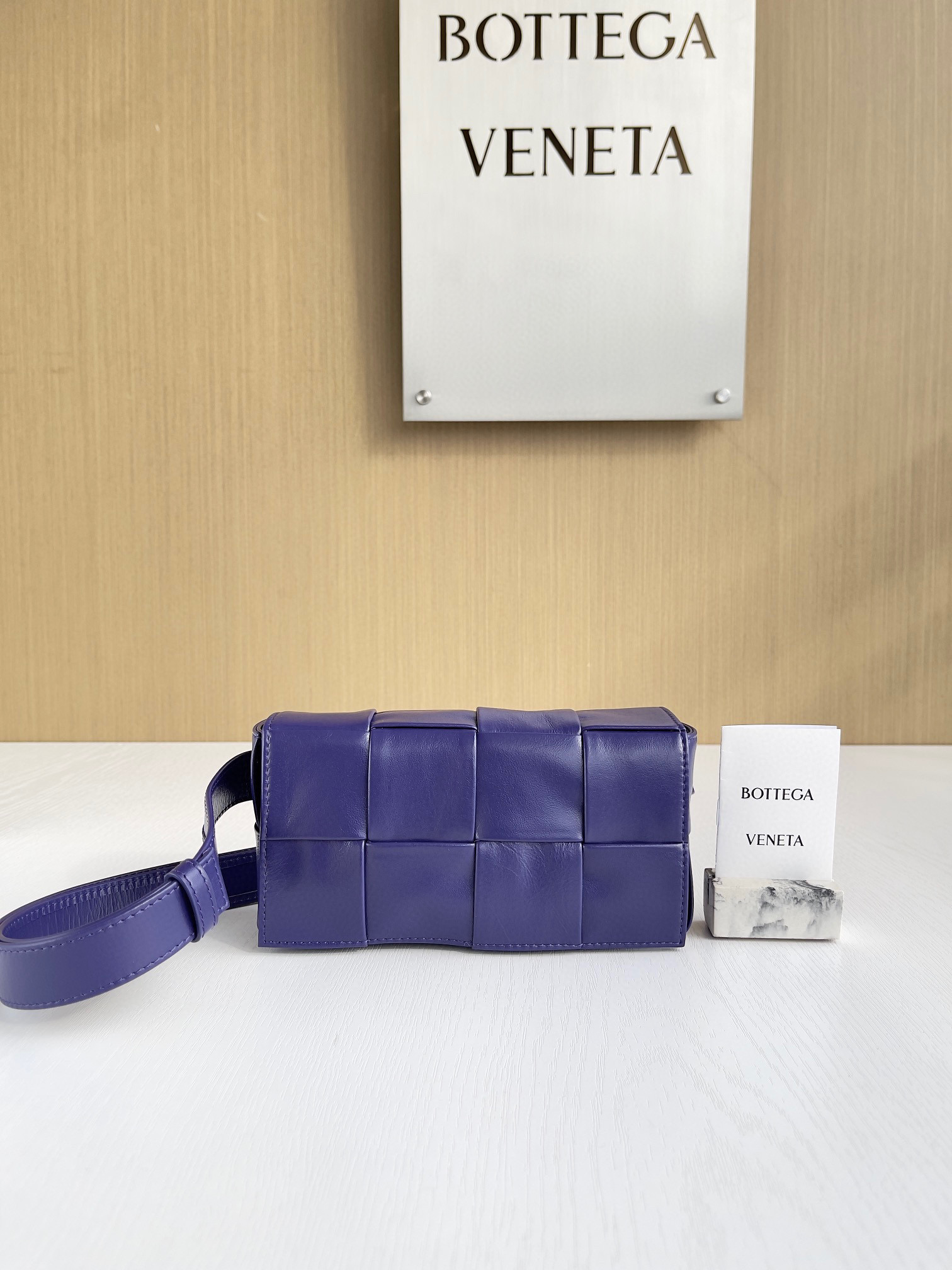 보테가베네타 Bottega Veneta 카세트 벨트 백 Cassette 651053