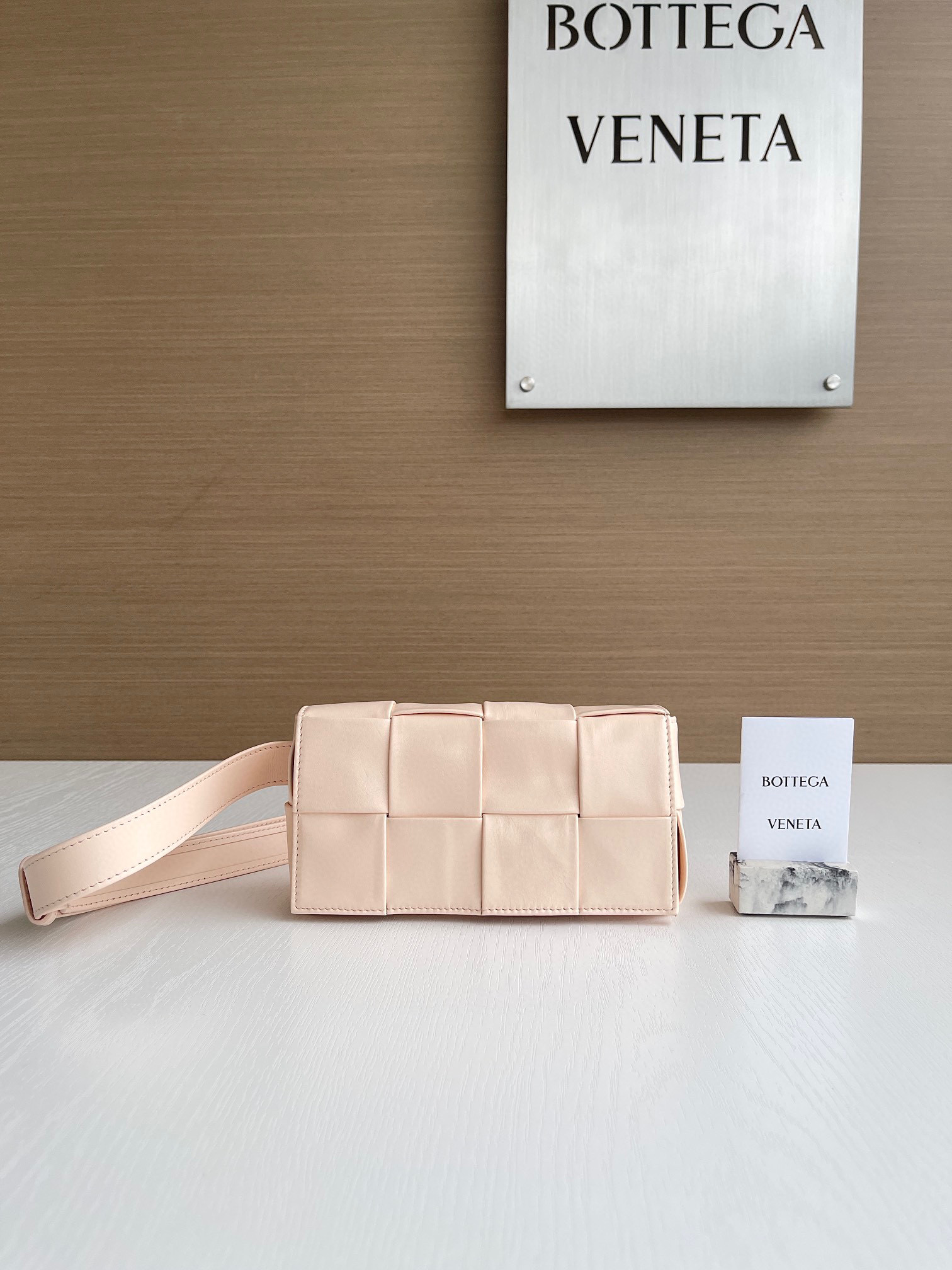 보테가베네타 Bottega Veneta 카세트 벨트 백 Cassette 651053