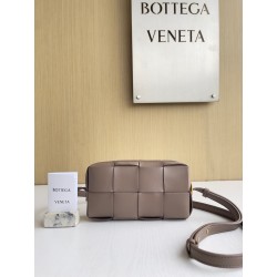 보테가베네타 Bottega Veneta 카세트 미니 크로스바디 백 Cassette 755031