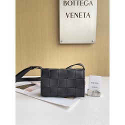 보테가베네타 Bottega Veneta 스몰 카세트 Cassette 730848